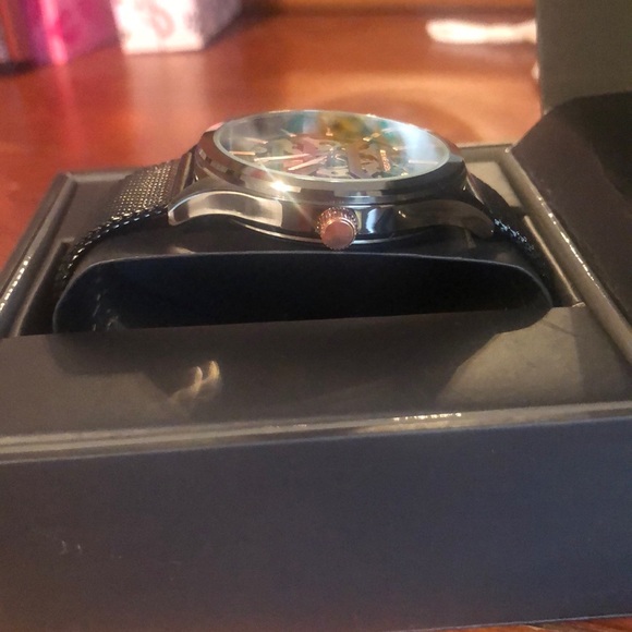 Van Heusen Men’s Watch - Picture 5 of 6